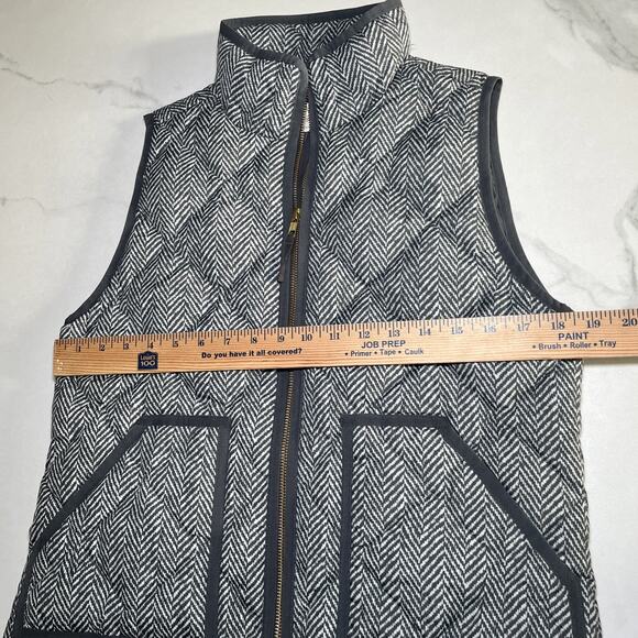J CREW Puffer Vest Gray Herringbone Pattern Down Filled w/Pockets Size Small NWT - Picture 5 of 11